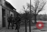Standbild 334 Infanterie Regiment suchen für Scharfschützen in Deutschland Deutschland, 1945, aus Sekunde 59 historischem Filmmaterial Videoclip 65675072469