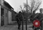 Standbild 334 Infanterie Regiment suchen für Scharfschützen in Deutschland Deutschland, 1945, aus Sekunde 60 historischem Filmmaterial Videoclip 65675072469