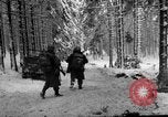 Standbild USA 75 Infanterie voraus Commanster Belgien, 1945, aus Sekunde 5 historischem Filmmaterial Videoclip 65675072472