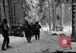 Standbild USA 75 Infanterie voraus Commanster Belgien, 1945, aus Sekunde 6 historischem Filmmaterial Videoclip 65675072472