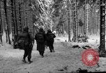 Standbild USA 75 Infanterie voraus Commanster Belgien, 1945, aus Sekunde 7 historischem Filmmaterial Videoclip 65675072472