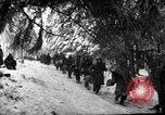 Standbild USA 75 Infanterie voraus Commanster Belgien, 1945, aus Sekunde 21 historischem Filmmaterial Videoclip 65675072472