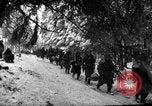 Standbild USA 75 Infanterie voraus Commanster Belgien, 1945, aus Sekunde 22 historischem Filmmaterial Videoclip 65675072472