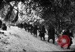 Standbild USA 75 Infanterie voraus Commanster Belgien, 1945, aus Sekunde 23 historischem Filmmaterial Videoclip 65675072472