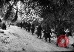 Standbild USA 75 Infanterie voraus Commanster Belgien, 1945, aus Sekunde 24 historischem Filmmaterial Videoclip 65675072472