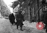 Standbild USA 75 Infanterie voraus Commanster Belgien, 1945, aus Sekunde 27 historischem Filmmaterial Videoclip 65675072472