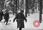 Standbild USA 75 Infanterie voraus Commanster Belgien, 1945, aus Sekunde 56 historischem Filmmaterial Videoclip 65675072472