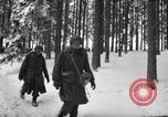 Standbild USA 75 Infanterie voraus Commanster Belgien, 1945, aus Sekunde 58 historischem Filmmaterial Videoclip 65675072472