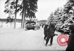 Standbild Deutschland Infanterie voraus Sankt Vith Belgien, 1945, aus Sekunde 9 historischem Filmmaterial Videoclip 65675072473