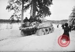 Standbild Deutschland Infanterie voraus Sankt Vith Belgien, 1945, aus Sekunde 30 historischem Filmmaterial Videoclip 65675072473