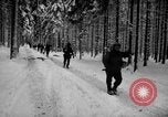 Standbild Deutschland Infanterie voraus Sankt Vith Belgien, 1945, aus Sekunde 41 historischem Filmmaterial Videoclip 65675072473