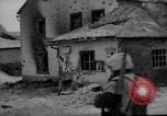 Immagine di Stati Uniti fanteria in anticipo Saint Vith Belgio, 1945, secondo 7 filmato di repertorio 65675072474