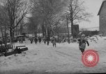 Immagine di Stati Uniti fanteria in anticipo Saint Vith Belgio, 1945, secondo 16 filmato di repertorio 65675072474