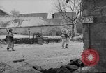 Immagine di Stati Uniti fanteria in anticipo Saint Vith Belgio, 1945, secondo 24 filmato di repertorio 65675072474