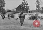 Immagine di Stati Uniti fanteria in anticipo Saint Vith Belgio, 1945, secondo 27 filmato di repertorio 65675072474