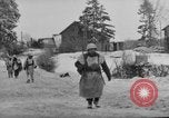 Immagine di Stati Uniti fanteria in anticipo Saint Vith Belgio, 1945, secondo 28 filmato di repertorio 65675072474