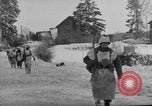 Immagine di Stati Uniti fanteria in anticipo Saint Vith Belgio, 1945, secondo 29 filmato di repertorio 65675072474
