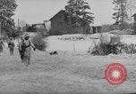 Immagine di Stati Uniti fanteria in anticipo Saint Vith Belgio, 1945, secondo 32 filmato di repertorio 65675072474