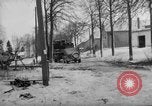 Immagine di Stati Uniti fanteria in anticipo Saint Vith Belgio, 1945, secondo 36 filmato di repertorio 65675072474