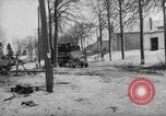 Immagine di Stati Uniti fanteria in anticipo Saint Vith Belgio, 1945, secondo 37 filmato di repertorio 65675072474