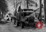 Immagine di Stati Uniti fanteria in anticipo Saint Vith Belgio, 1945, secondo 41 filmato di repertorio 65675072474