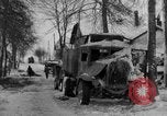 Immagine di Stati Uniti fanteria in anticipo Saint Vith Belgio, 1945, secondo 46 filmato di repertorio 65675072474