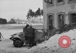 Immagine di Stati Uniti fanteria in anticipo Saint Vith Belgio, 1945, secondo 47 filmato di repertorio 65675072474