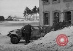 Immagine di Stati Uniti fanteria in anticipo Saint Vith Belgio, 1945, secondo 52 filmato di repertorio 65675072474