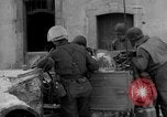 Immagine di Stati Uniti fanteria in anticipo Saint Vith Belgio, 1945, secondo 56 filmato di repertorio 65675072474