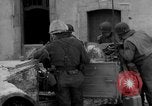 Immagine di Stati Uniti fanteria in anticipo Saint Vith Belgio, 1945, secondo 57 filmato di repertorio 65675072474