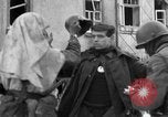 Immagine di Stati Uniti di fanti Saint Vith Belgio, 1945, secondo 17 filmato di repertorio 65675072475