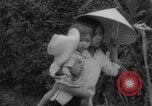 Standbild Flüchtlinge evakuiert Vietnam, 1967, aus Sekunde 8 historischem Filmmaterial Videoclip 65675072479