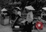 Standbild Flüchtlinge evakuiert Vietnam, 1967, aus Sekunde 9 historischem Filmmaterial Videoclip 65675072479
