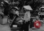 Standbild Flüchtlinge evakuiert Vietnam, 1967, aus Sekunde 11 historischem Filmmaterial Videoclip 65675072479