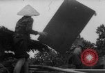 Standbild Flüchtlinge evakuiert Vietnam, 1967, aus Sekunde 19 historischem Filmmaterial Videoclip 65675072479