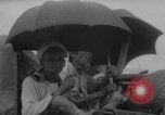 Standbild Flüchtlinge evakuiert Vietnam, 1967, aus Sekunde 27 historischem Filmmaterial Videoclip 65675072479