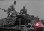 Standbild Flüchtlinge evakuiert Vietnam, 1967, aus Sekunde 34 historischem Filmmaterial Videoclip 65675072479