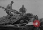 Standbild Flüchtlinge evakuiert Vietnam, 1967, aus Sekunde 35 historischem Filmmaterial Videoclip 65675072479