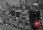Standbild Großmütter Baden beauty contest New York City USA, 1967, aus Sekunde 4 historischem Filmmaterial Videoclip 65675072481