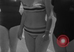 Standbild Großmütter Baden beauty contest New York City USA, 1967, aus Sekunde 11 historischem Filmmaterial Videoclip 65675072481