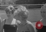 Standbild Großmütter Baden beauty contest New York City USA, 1967, aus Sekunde 15 historischem Filmmaterial Videoclip 65675072481