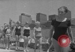 Standbild Großmütter Baden beauty contest New York City USA, 1967, aus Sekunde 17 historischem Filmmaterial Videoclip 65675072481
