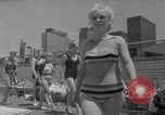 Standbild Großmütter Baden beauty contest New York City USA, 1967, aus Sekunde 20 historischem Filmmaterial Videoclip 65675072481