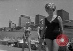 Standbild Großmütter Baden beauty contest New York City USA, 1967, aus Sekunde 23 historischem Filmmaterial Videoclip 65675072481