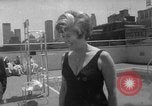 Standbild Großmütter Baden beauty contest New York City USA, 1967, aus Sekunde 42 historischem Filmmaterial Videoclip 65675072481