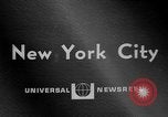Image civils billets de loterie d'achat New York City USA, 1967, de la seconde 3 séquences d'archives historiques vidéo 65675072485