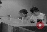 Image civils billets de loterie d'achat New York City USA, 1967, de la seconde 16 séquences d'archives historiques vidéo 65675072485