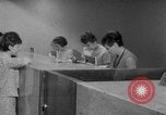 Image civils billets de loterie d'achat New York City USA, 1967, de la seconde 20 séquences d'archives historiques vidéo 65675072485