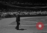 Immagine di Yankees baseball Pitcher Whitey Ford si ritira New York City USA, 1967, secondo 8 filmato di repertorio 65675072506