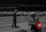 Immagine di Yankees baseball Pitcher Whitey Ford si ritira New York City USA, 1967, secondo 11 filmato di repertorio 65675072506